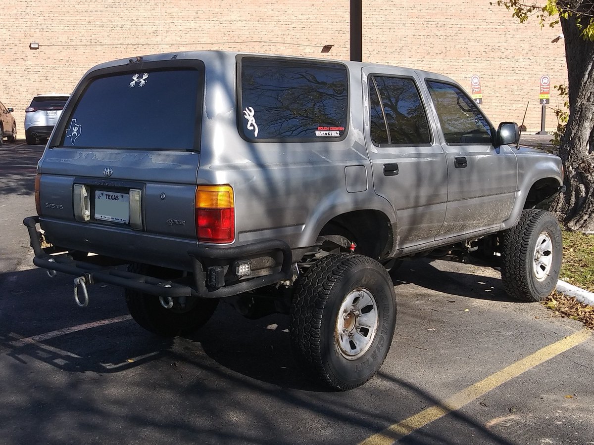 CaraparC's tweet photo. 1992-1995 Toyota 4Runner SR5 V6
#Toyota4Runner #ToyotaSR5 #4RunnerSR5 #Toyota #4Runner #SR5 #RoughCountry #SmittyBilt #Yeti #ParkingLot
📷= 11/29/2022 https://t.co/tRaA35KLL4