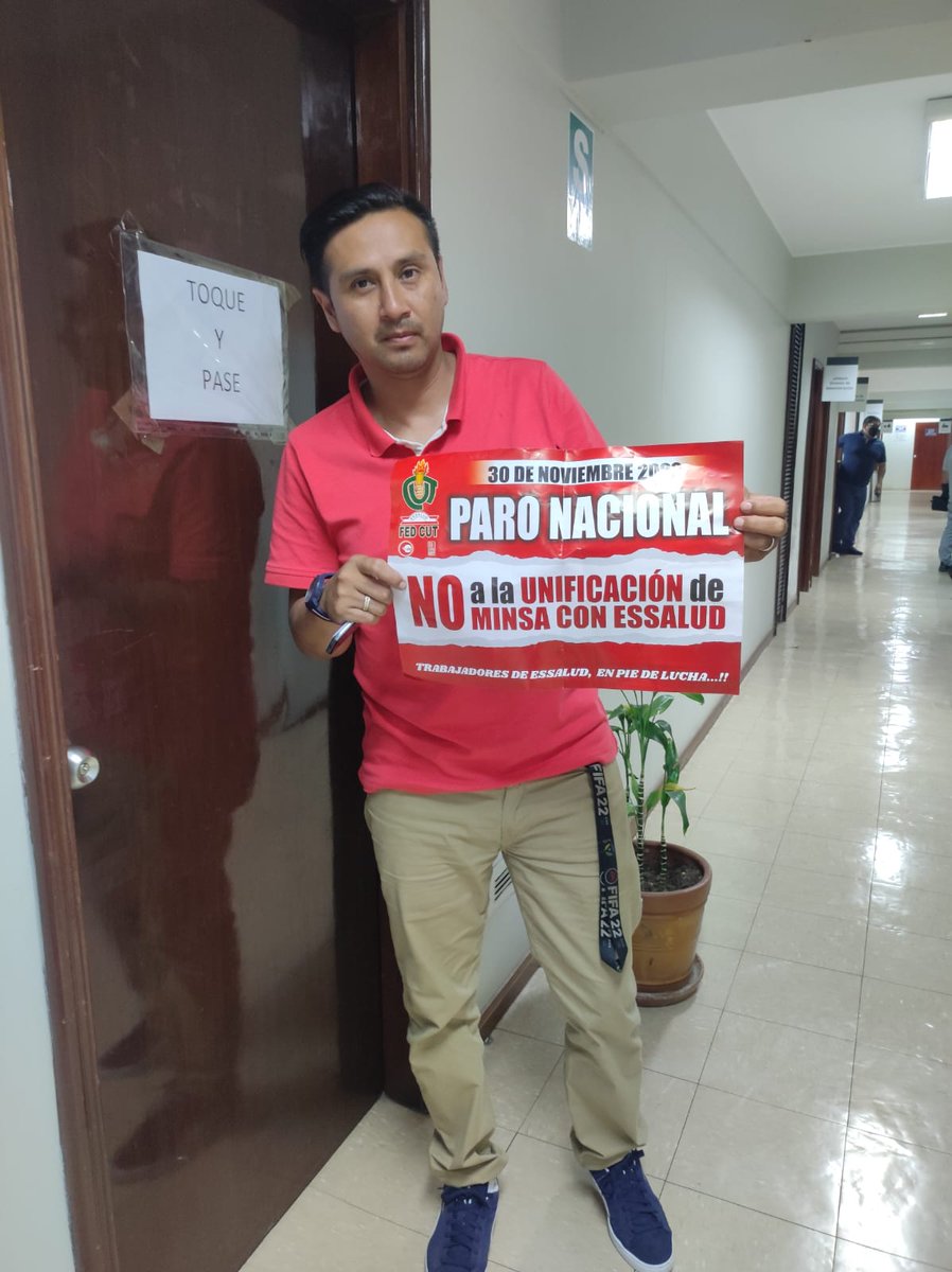 SinchezSonia's tweet photo. No a la unificación MINSA con ESSALUD #Riesgo a perder tus aportaciones  #Riesgo a perder la negociación #Riesgo a perder tu trabajo @abraham_2691 @JULIOFS1954 @CnsrCut @Willy_PonceC @GaribayWaltet @QuirozNila @DionicioFredi . https://t.co/KaGfwwXjhW