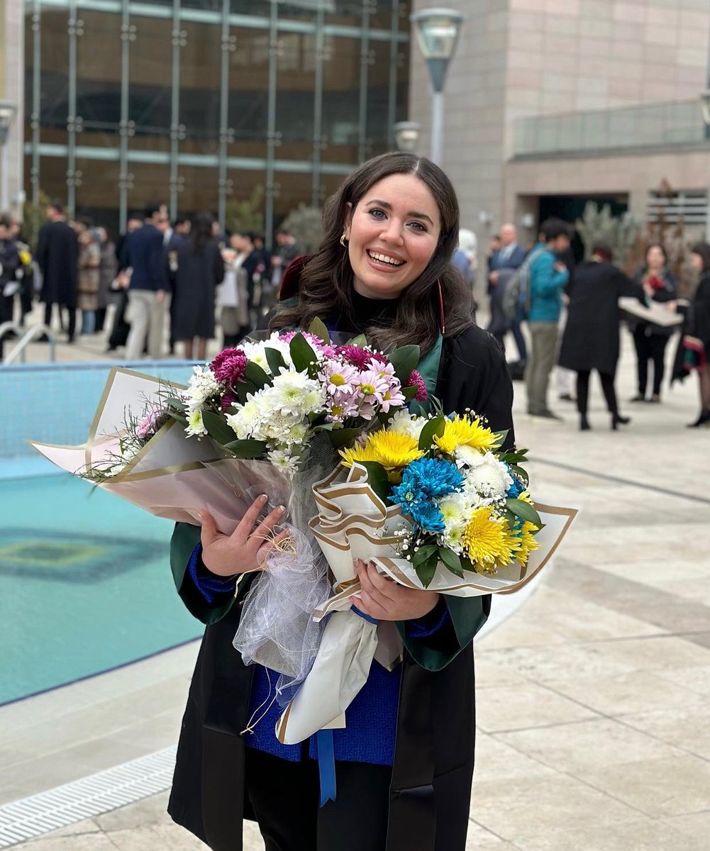 Bugün Ankara’da kocaman bir ailem olduğunu bilmek bana dünyanın en şanslı insanı gibi hissettirdi.. 🪬