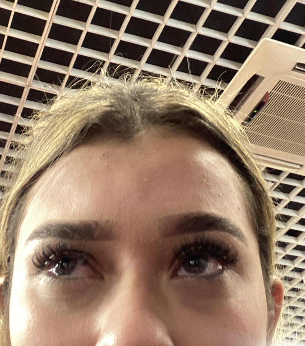 Un día con 17 años escoges una carrera basada en una serie de netflix de 19 temporadas y ahora lloras en medio de la rotación