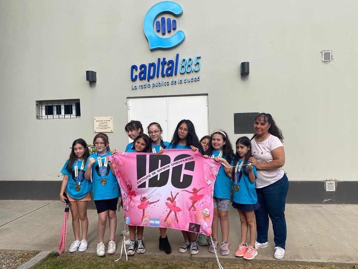 GiovanettL's tweet photo. #InstaCodigoAdolescente hoy al aire por @capital_885 de la @munineuquen
👉Producido y conducido por #adolescentes de nuestra ciudad.
#SecretariaDeCiudadania
#MunicipalidadDeNeuquen💙
@MarianoGaidoOk https://t.co/LuXP8Ex5k4