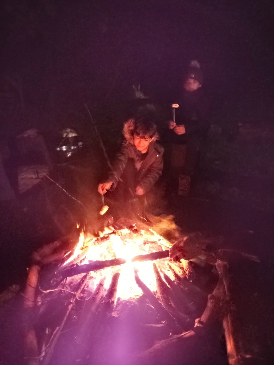 dixonsmn_pc's tweet photo. Complete silence has set in @IngleboroughHal this evening. All children sleeping happily after a busy day making memories tomlast lifetimes. A great evening catching a movie &amp; enjoying food &amp; song around a real campfire. #Unity @dixonsmnp https://t.co/0fjykXGasB