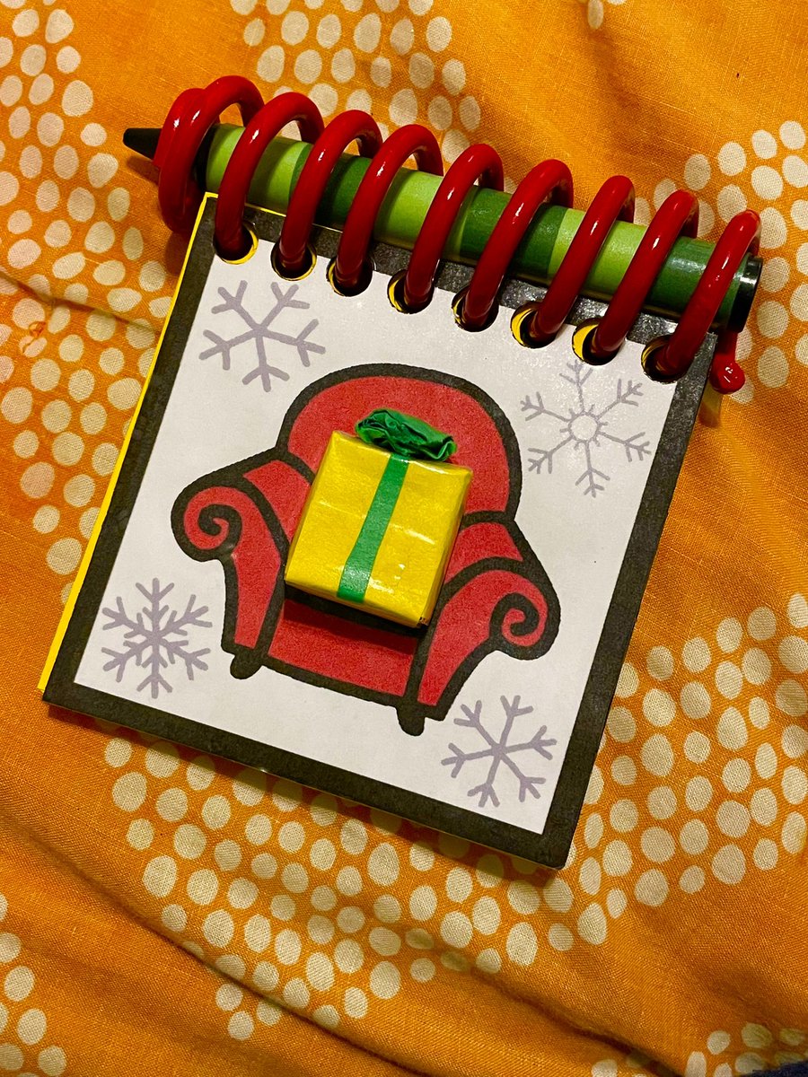 Zackary40512157's tweet photo. My Prop Replica Steve Holiday Notebook🎁🎄⛄️☃️❄️
#bluesclues
#stevefrombluesclues
#handydandynotebook https://t.co/DzD8zqZBcQ