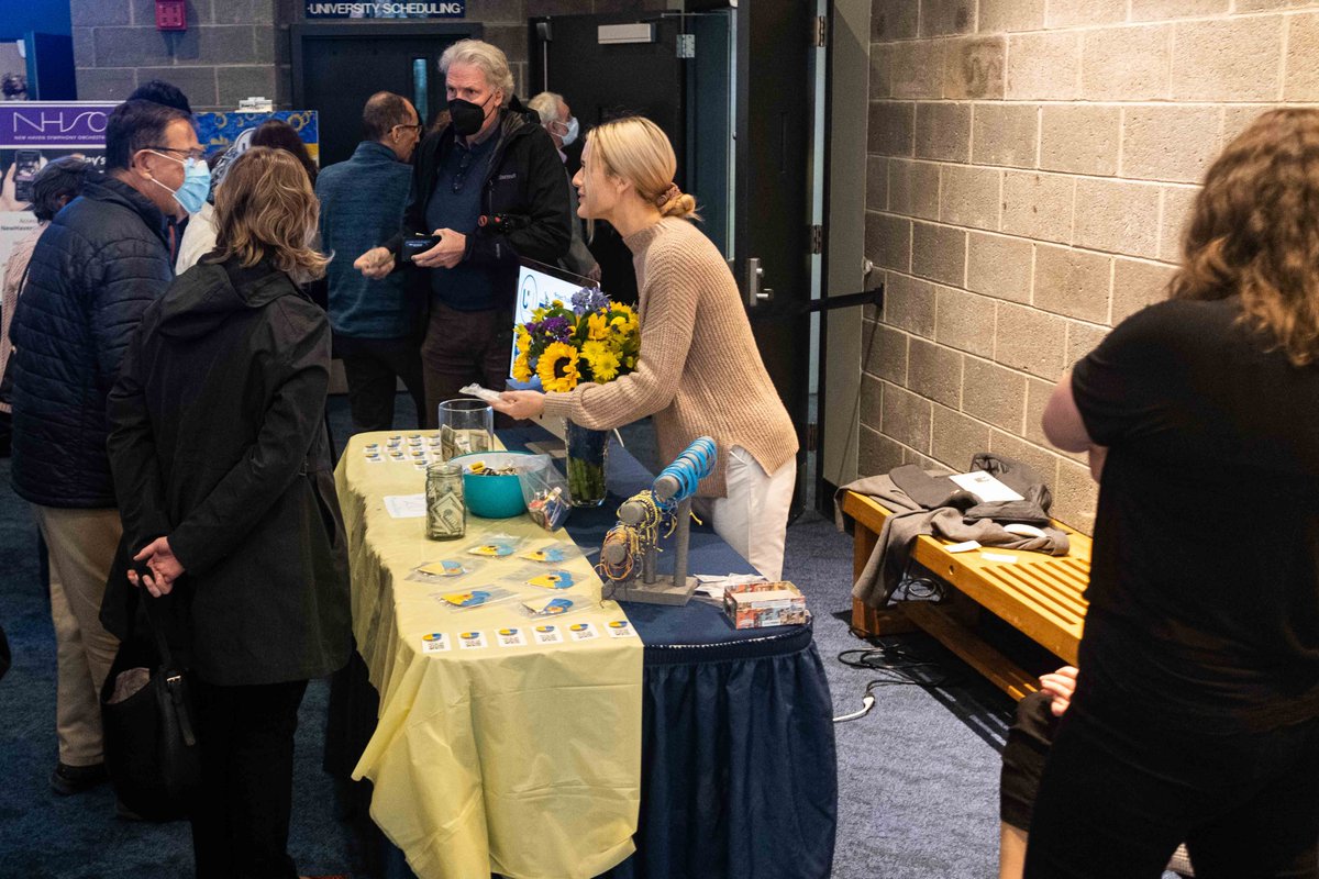 DoctorsU4U's tweet photo. In October 2022 DU4U partnered with New Haven Symphony Orchestra (NHSO) to raise funds for medical and psychosocial services for Ukrainians most in need. This fundraiser turned out to be one of the most successful NHSO’s “Give Back” programs in history! https://t.co/30b3TArzsf