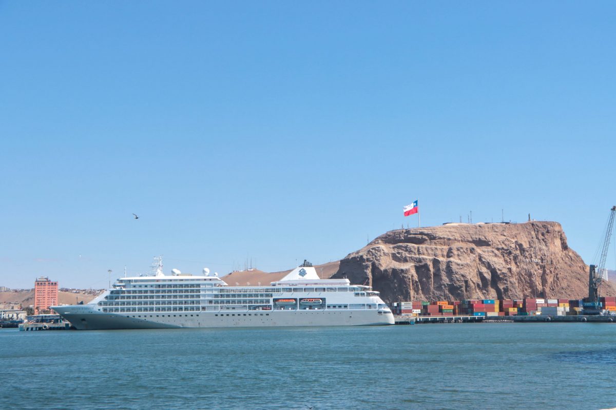 PortalPortuario's tweet image. Más de 200 pasajeros recalan al Puerto de Arica en el séptimo crucero de la temporada - portalportuario.cl/mas-de-200-pas… #PuertodeArica #Crucero #SilverWhisper