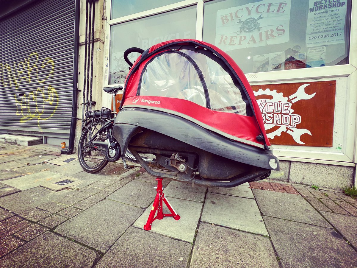 Quick pit stop for one of my #cargobikes customers. Most if not all repairs done on these types of bikes, weather allowing as work on them outside. #bike #bicycle #workshop #tooting #merton #sw17