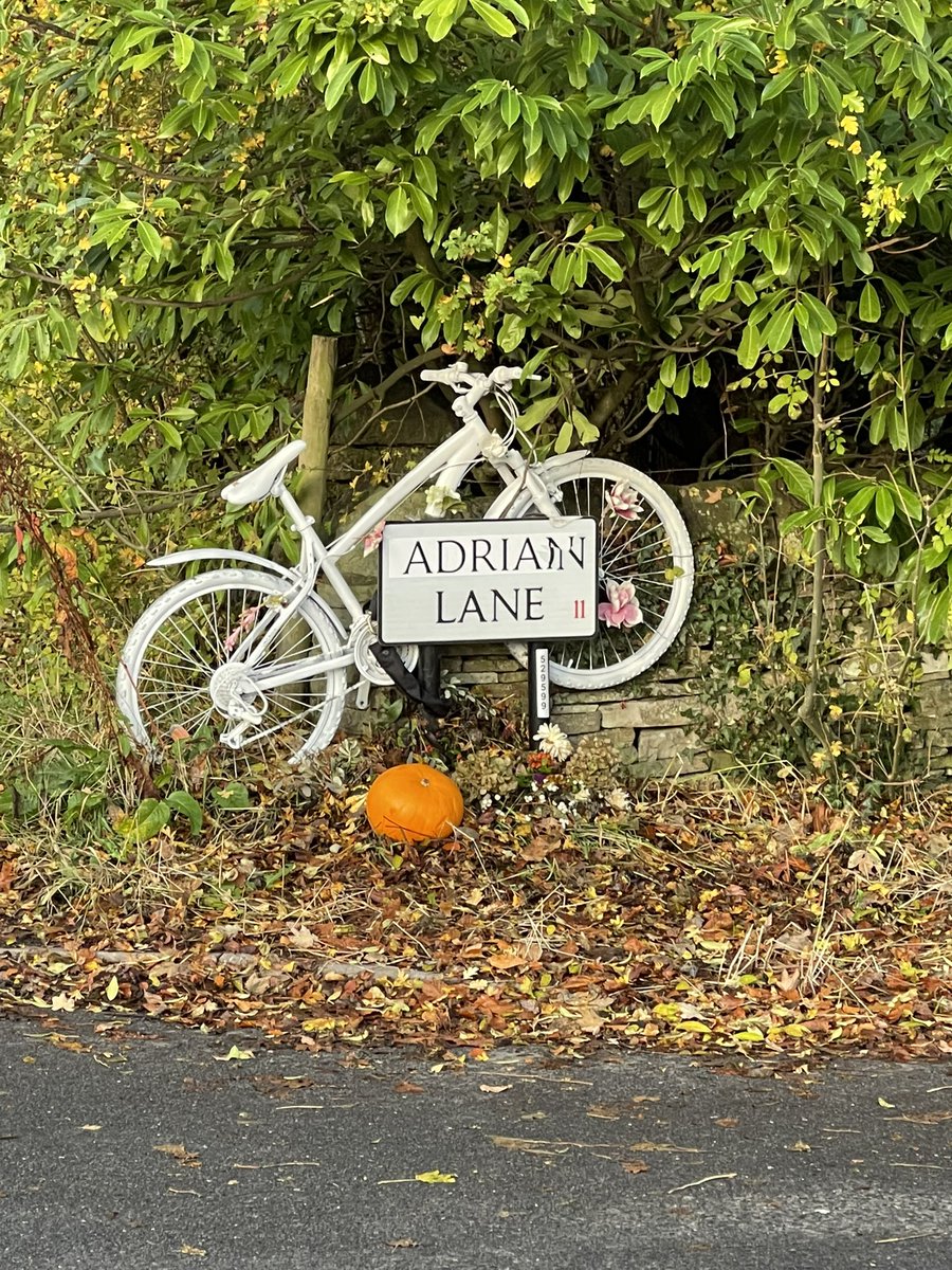 Ollie2Wheeler's tweet photo. At the first meeting of #TheLaneCampaign in honour of Adrian Lane who was killed in a bike collision with a car. Pushing for squaring of junction and speed limit and camera. To save future lives .get in contact to join @felly500 @katejosephs https://t.co/G8oNE5u9J4