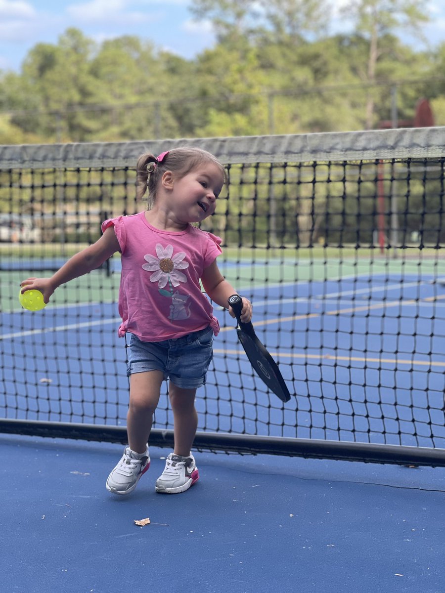 PickleJunkies's tweet photo. Kids at a young age so cute! Our daughter loves ickleball (#pickleball) and singing the baby cds (#abcds)!
Fun moments! Enjoy your family time this holiday season! https://t.co/8YkGr7jlwR