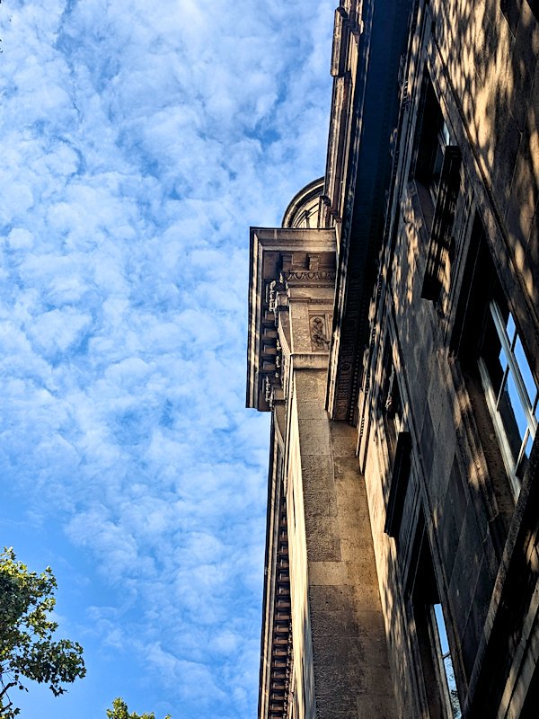 AndiFerguson1's tweet photo. #PhotoOfTheDay. For my last #Paris tweet, I'm ending with what I like best about being in Paris -- walking the city.
Row 1: #RueMouffetard, #RueCortot
Row 2: #BoulevardDuPalais, #RueMonge
More info in ALT https://t.co/Kngk8CJ9YE