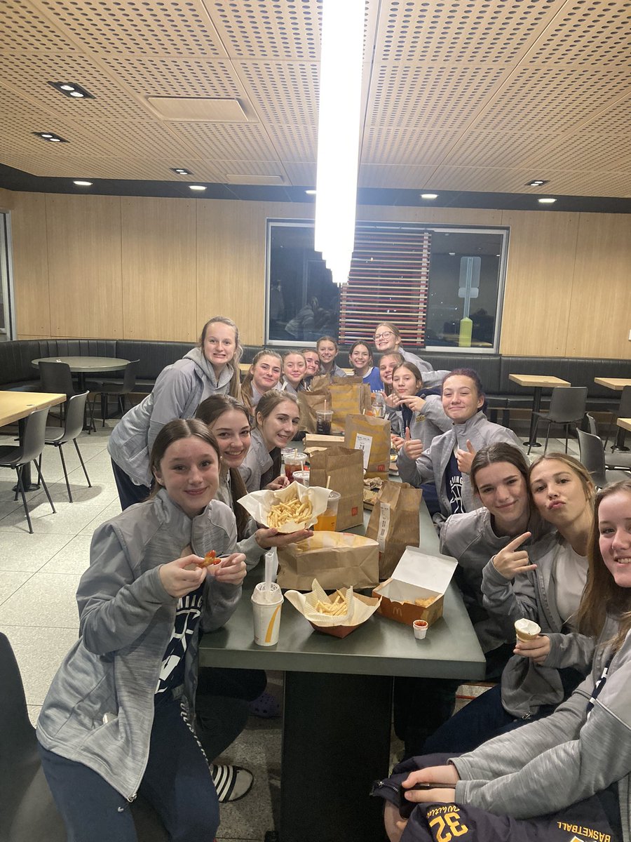 WilmingtonGBB's tweet photo. Finished up our scrimmage with Titusville and now a little team dinner before we head back on the road.  #crushingit https://t.co/80B7ZSSSxk