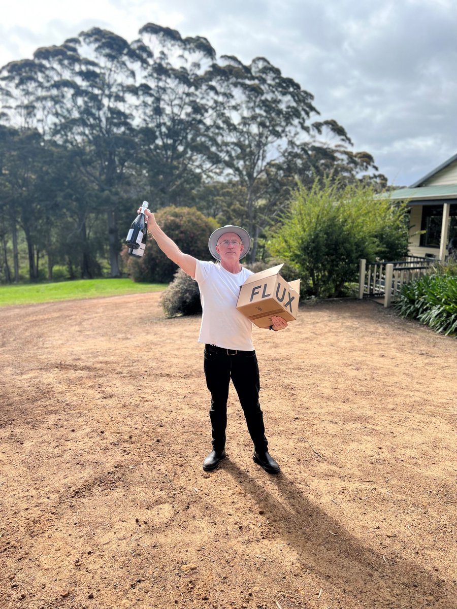 We love it when our worlds collide, Mat Rule from The House of Music and Booze recently visited the FLUX winery!
We'll put our arms up to that too! 

#fluxwine #Fluxwinnery #houseofmusicandbooze