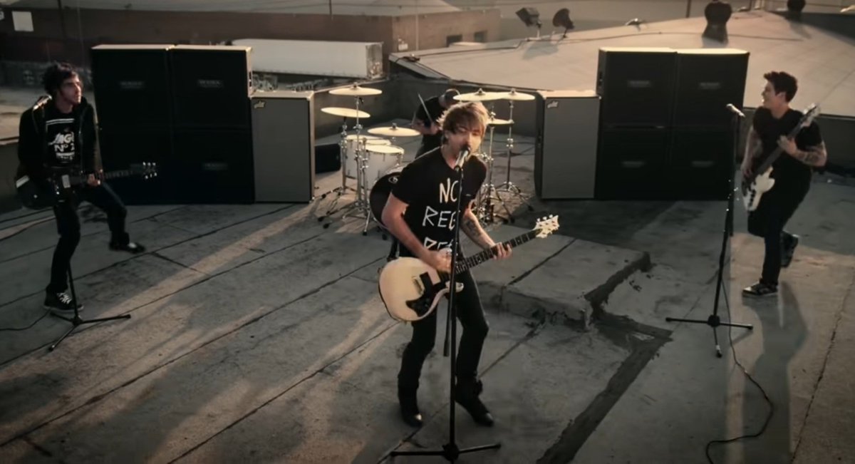 a d e l e e⚰️🪦 tweet media