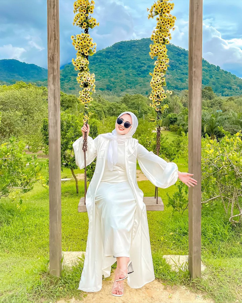 Jangan mengejar ketika sudah dibuang
Jangan mencari ketika sudah diabaikan
Jangan mengemis perhatian bila  sudah tidak diperlukan
Hargailah dirimu sendiri karena itu lebih penting dari segalanya🌹

Salam Wisata
🌎 Agrowisata BuyFresh ByFarm, Singkawang, Kalbar
#PuspitaNagari 🌹