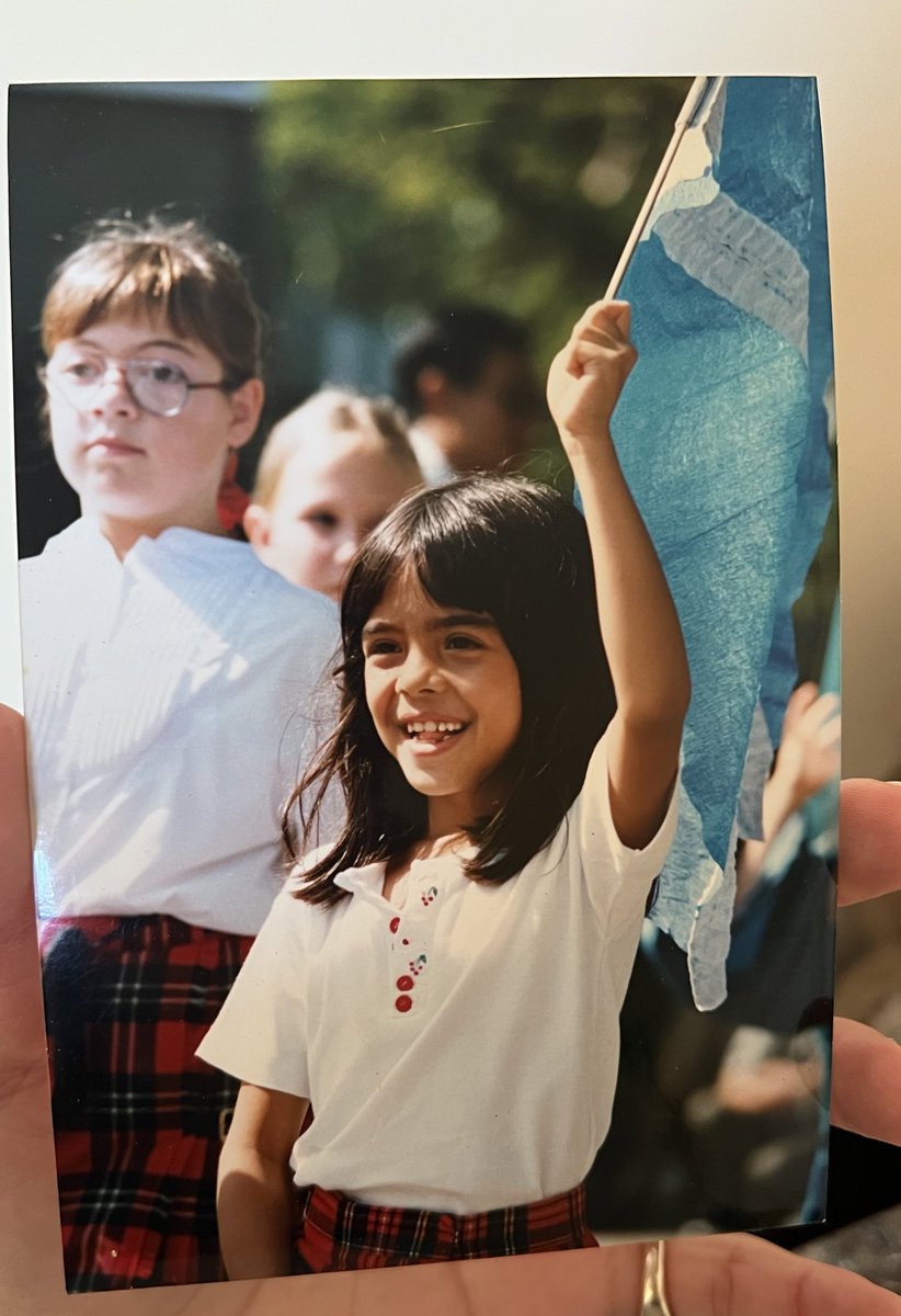 juliamacfarlane's tweet image. Up in Edinburgh clearing up my parents house for their next move and found this gem from my school years @doverct in Singapore. United Nations Day! There were a bazillion Indonesians there and were extremely well-represented, so I always went with Scotland on the day 🏴