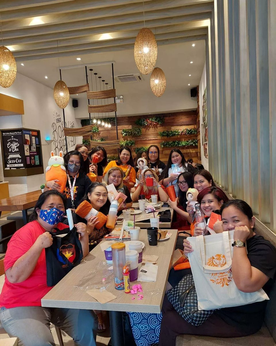 nayd_dyan's tweet photo. 2022 Pinas wont be complete without meeting my #orangesisters again... π§‘π
#Shinhwa #ShinhwaChangjo #ShinhwaChangjoPH #SHCJPH #orangelove #orangeprincess #sSHCJtravelDiary https://t.co/QnoxwsWOWH