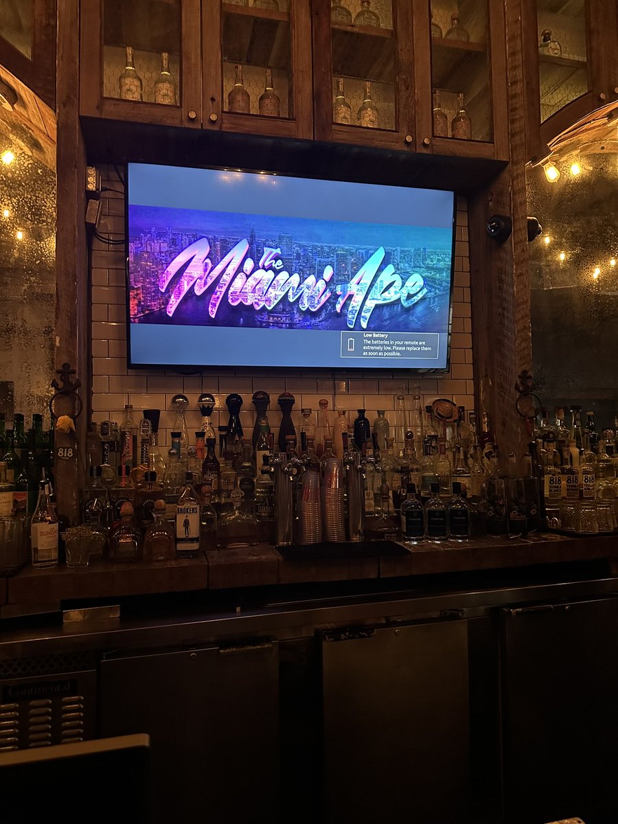 I’m here at <a href="/TheMiamiApe/">Laura Rodriguez🌴</a> event ❤️let’s  start the party ❤️