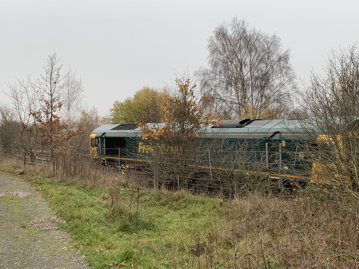 DelepChimney's tweet photo. Too much mist around for nature shots on todays #walk, so just a few #trains passing the former #Hasland #locoshed site #railways https://t.co/JeSCh2kOJ0