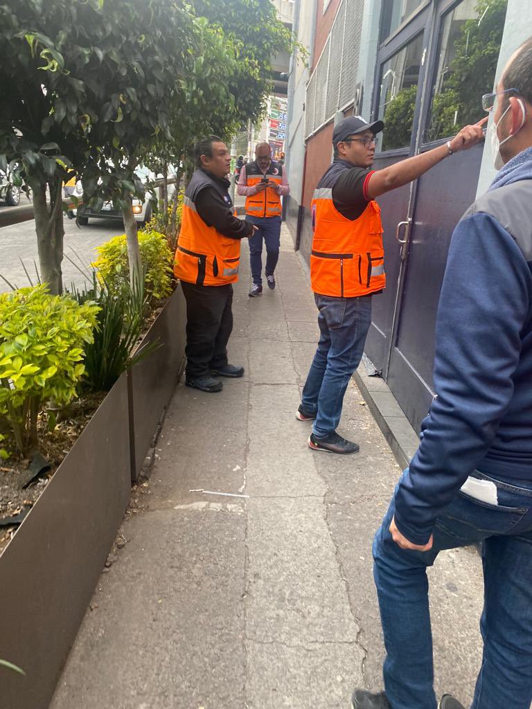 dralewar's tweet photo. @STaboadaMx @Claudiashein Dejen de politizar y de intimidar niños 😡 1600 alumnos quieren seguir tomando clases en el Colegio Williams. Y también queremos seguridad para nuestros hijos https://t.co/6CKJvDp2Em