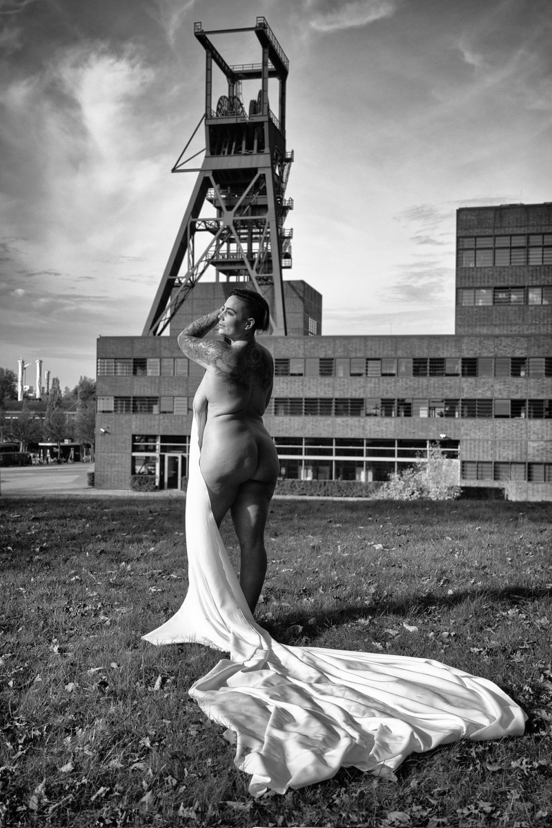OfFiddler's tweet photo. Schweizer Schönheit vor Ruhrpott-Kulisse
Model: IsabelleBellaModel
#ruhrpott #ruhrgebiet #gelsenkirchen #zeche #coalmine #respectmysize #respectmycurves #beautyisdiversity #allsizesarebeautiful #allbodiesaregoodbodies #bodypositivity #plusandproud #curvygirlscan https://t.co/kh5Eq2zzZ4