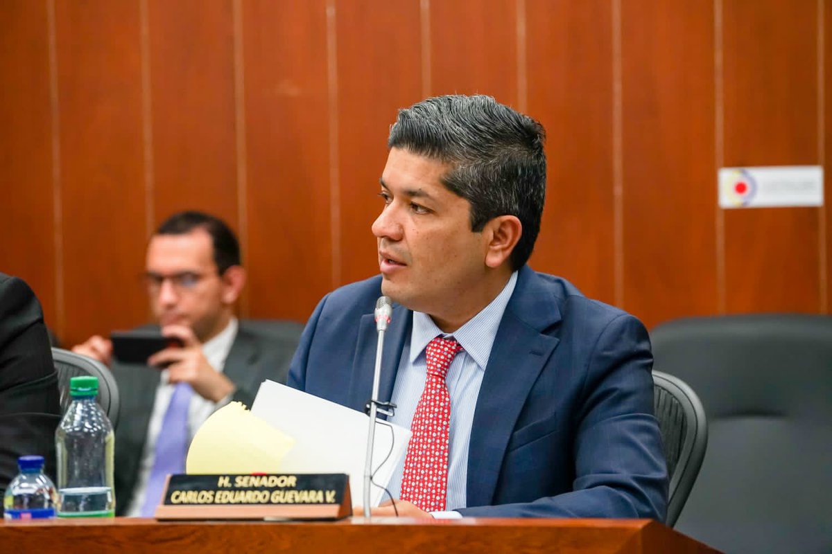carlos_guevara's tweet photo. Hoy en #ComisiónSexta en @SenadoGovCo hablamos de la importancia de una política farmacéutica en el país. Proponemos: 

👉🏻Mayor financiación de empresas Spin Off para fomentar investigación científica. 

👉🏻Acceso equitativo de medicamentos a poblaciones vulnerables. https://t.co/f1ecpuXLZC
