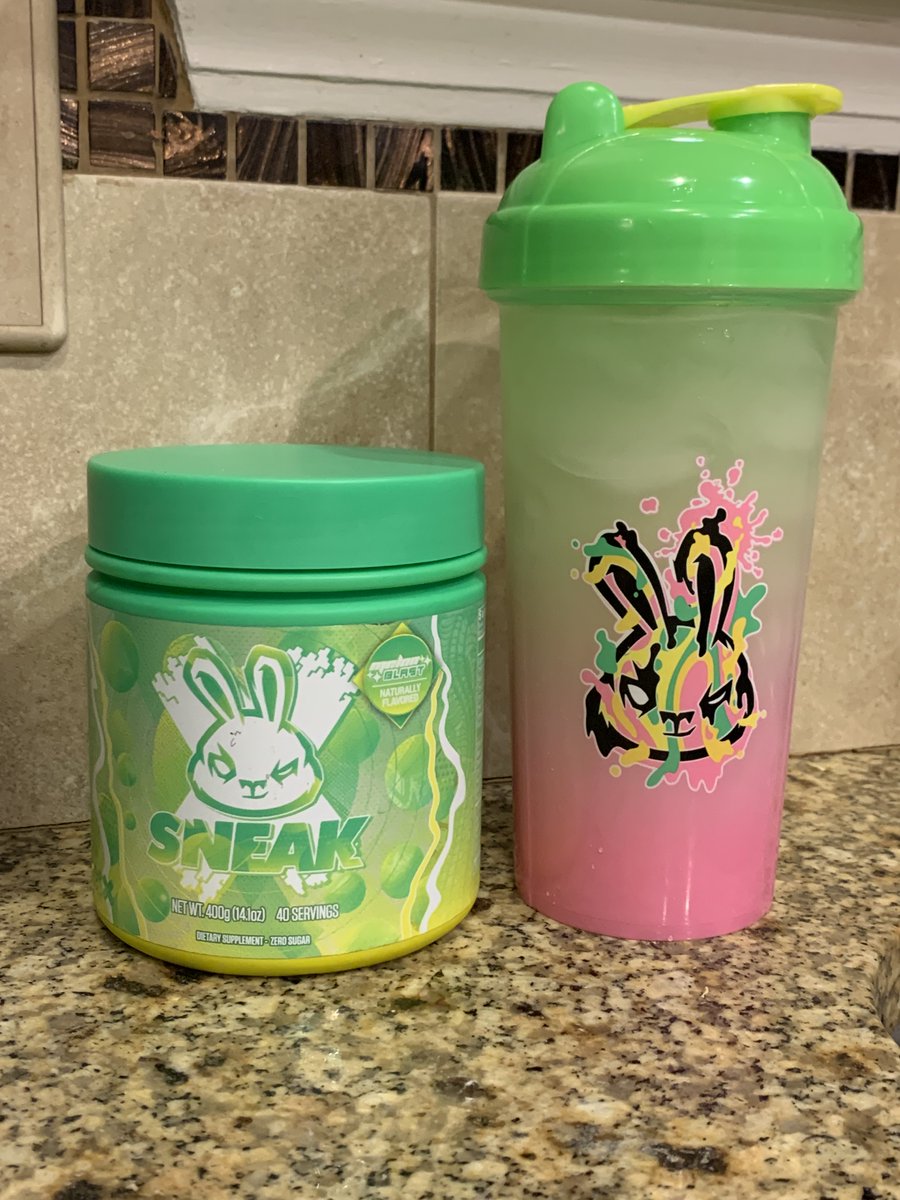 BrobsonTweets's tweet photo. The new flavors that @SneakEnergy just dropped are both delicious, but I personally have to say I'm on #TeamGreen. Melon Blast just hits different. Make sure to use code BROBSON at checkout, and reply letting me know which team you rep!

#SneakEnergy #PinkVSGreen #TeamGreen #ad https://t.co/7bX6IK3fdP