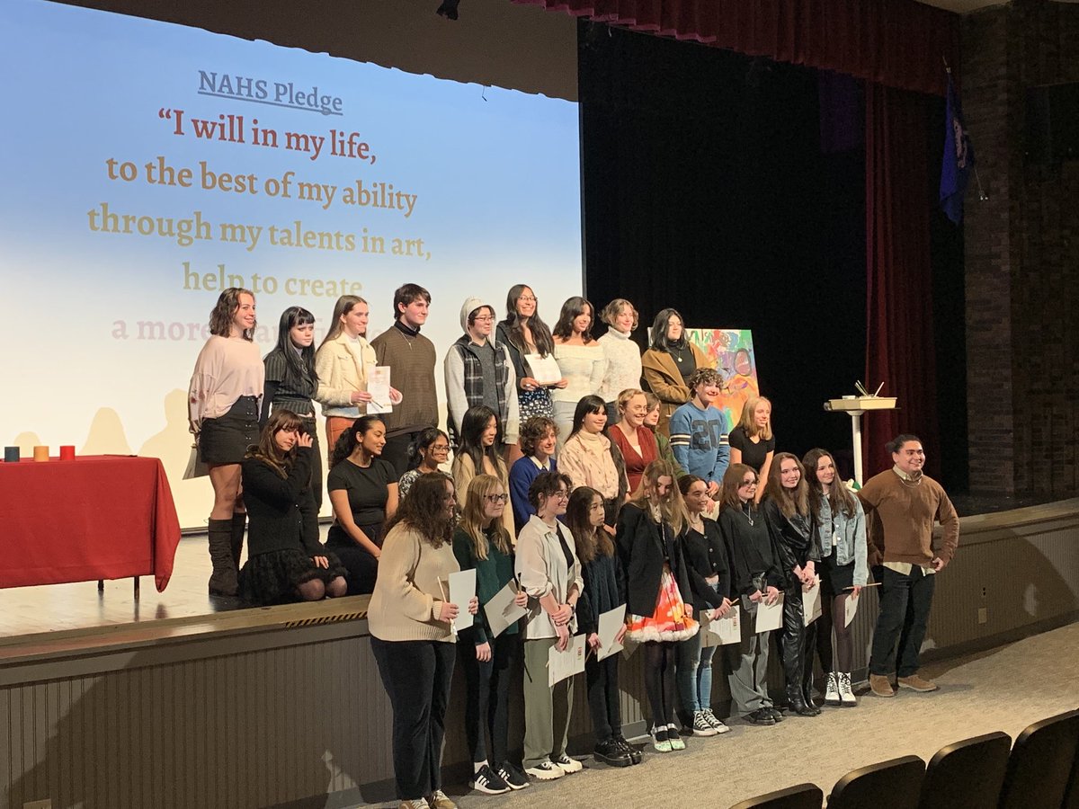 MLerzBHS's tweet photo. Congrats to the 2022 inductees of the National Art Honor Society https://t.co/BPhr2LGRZ2
