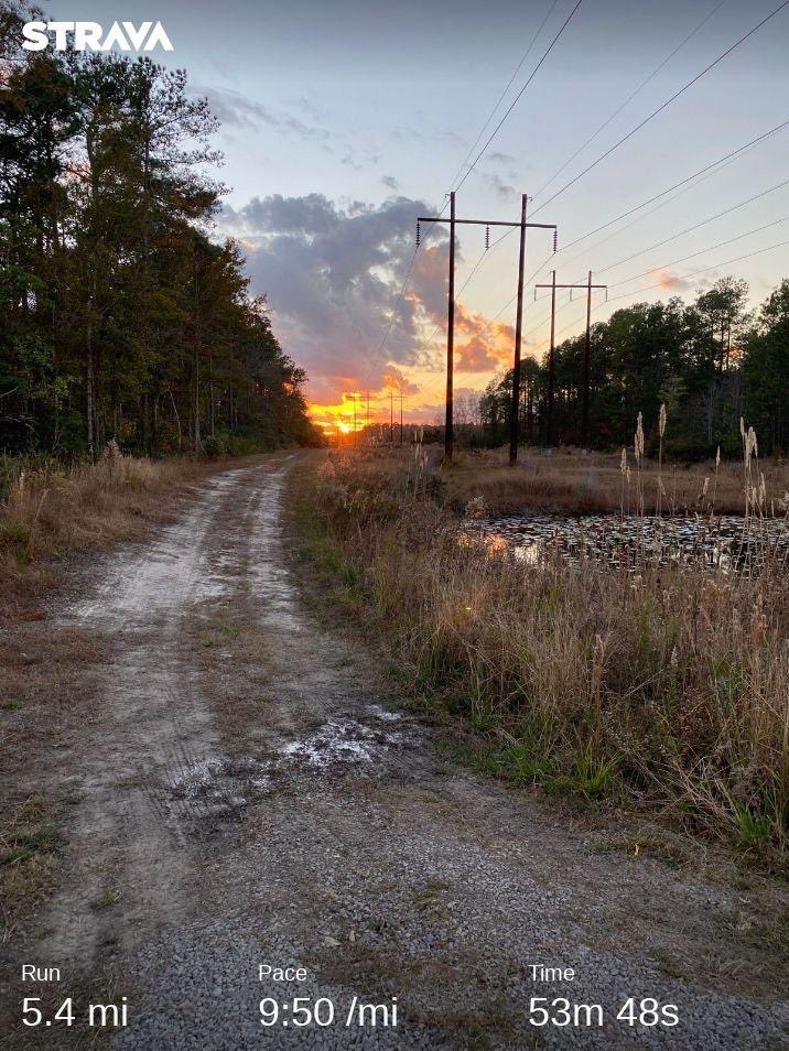 zmanruns's tweet photo. Trail miles done ✅ before sunset #running #ultrarunner #blueclay https://t.co/Ypl4kLdDKR