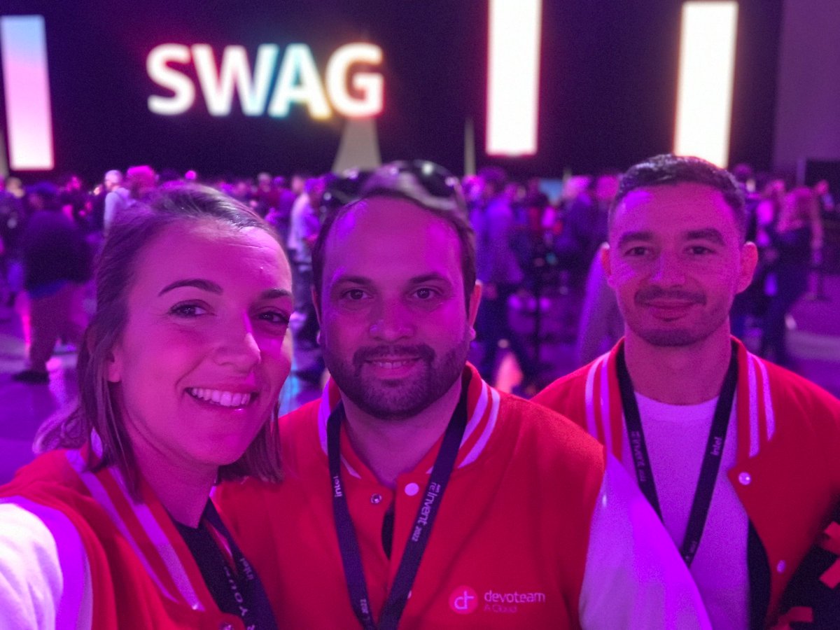 <a href="/DevoteamRevolve/">Devoteam I Revolve</a> présent à #reInvent ☁️🚀
Repérez la veste rouge et venez à la rencontre de nos experts ! 🤩

#AWS #teamrevolve 
➡️contact@revolve.team
