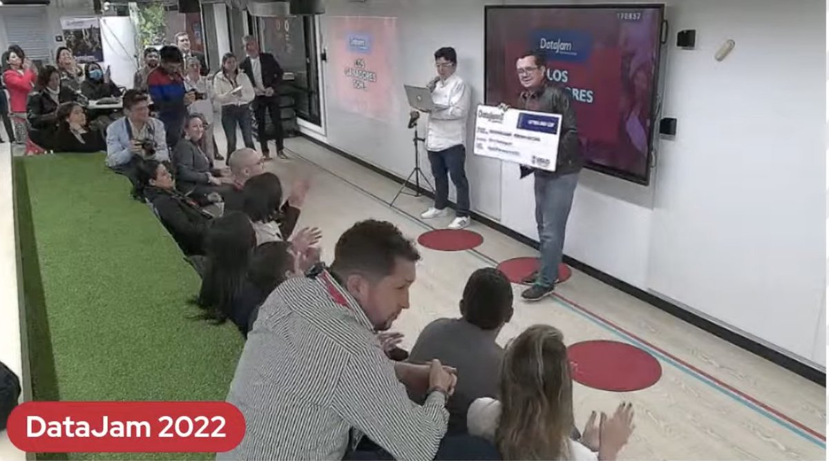 sikuaninet's tweet image. Este #DataJam2022 fue increíble porque de 347 postulantes 60 presentaron sus iniciativas, todos con un promedio de 5 años de experiencia en trabajo con análisis de datos. Los 3 ganadores - personas naturales:1er lugar: los basados,2do lugar: Motor de búsqueda,3er lugar: Némesis.