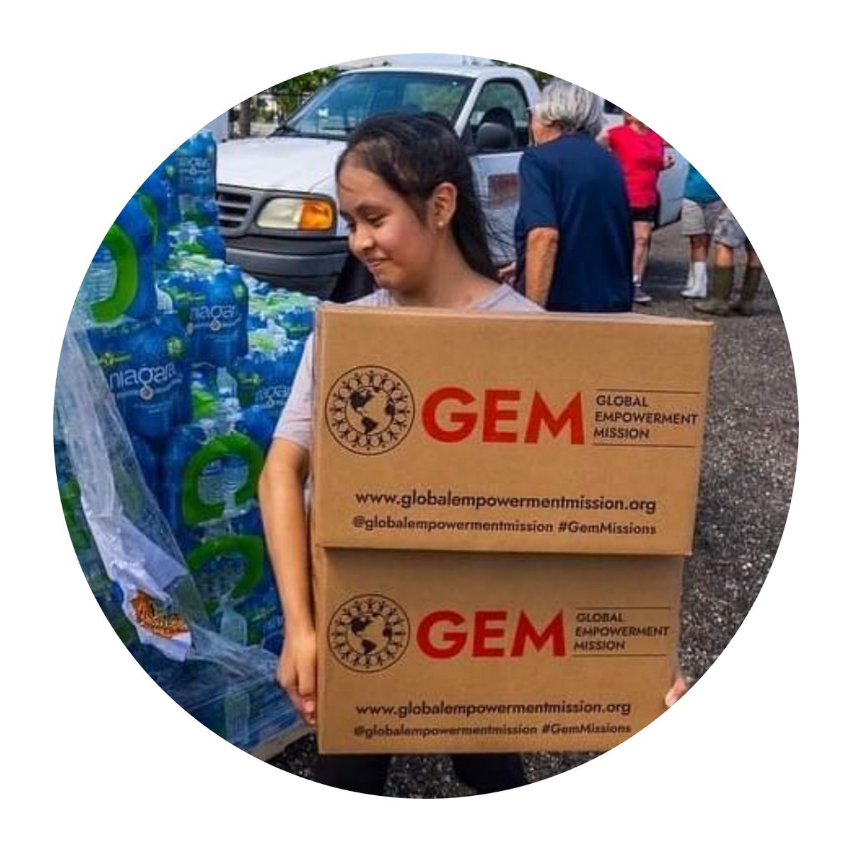 musicandpost's tweet photo. On this #GivingTuesday 💕, please join #JoAnnBush of #Generation2B ❤️ and #ESAudio 🎶 in #LosAngeles, #CA 🌴 in Donating to @MichaelCapponi's Amazing Organization @GEMmissions 🌏, who have helped so Many throughout the World, during times of difficulty! 🙏💙🙏
♥️ THANK YOU! ♥️ https://t.co/NP3MhTAmnE