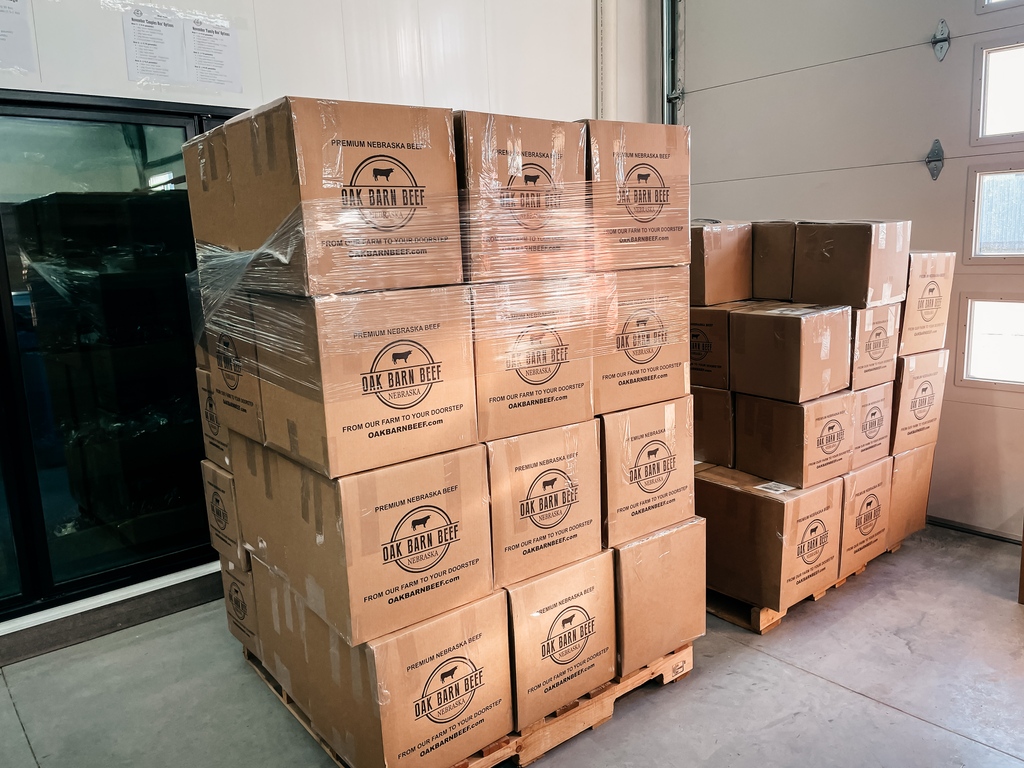 OakBarnBeef's tweet photo. The UPS truck is almost as full as our hearts! ❤️

THANK YOU to all of you who shopped with us on Small Business Saturday! We're blown away by all the support you showed us, whether it was placing an order, sharing our posts, or commenting testimonials on our posts!
🙌🙌 https://t.co/PuaJaph45Q