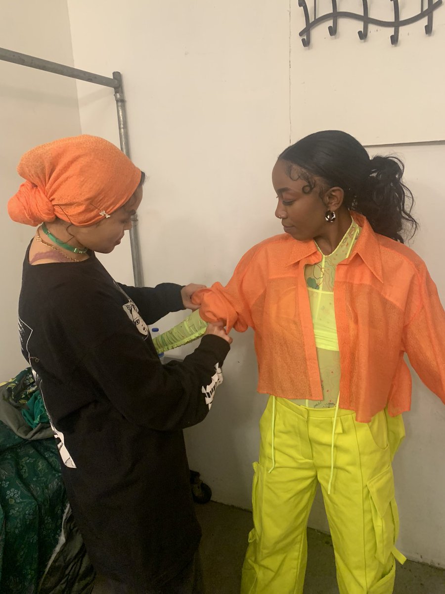 _WingJun_'s tweet photo. #BTS: @kejawho of @TewWorldOrder getting Fit and Ready 2 Perform @ @SOBs • Styled by @_mahdest_and Cut and Sew by @_dleidy_ |
#fashion #fashiondesigner #dleidy #mähdest #mybmore #kejawho #singer #inbaltmorewetrust #sobsnyc #nyc #style #fashionista #baltimore #tewworldorder https://t.co/xmq8KhcAXh