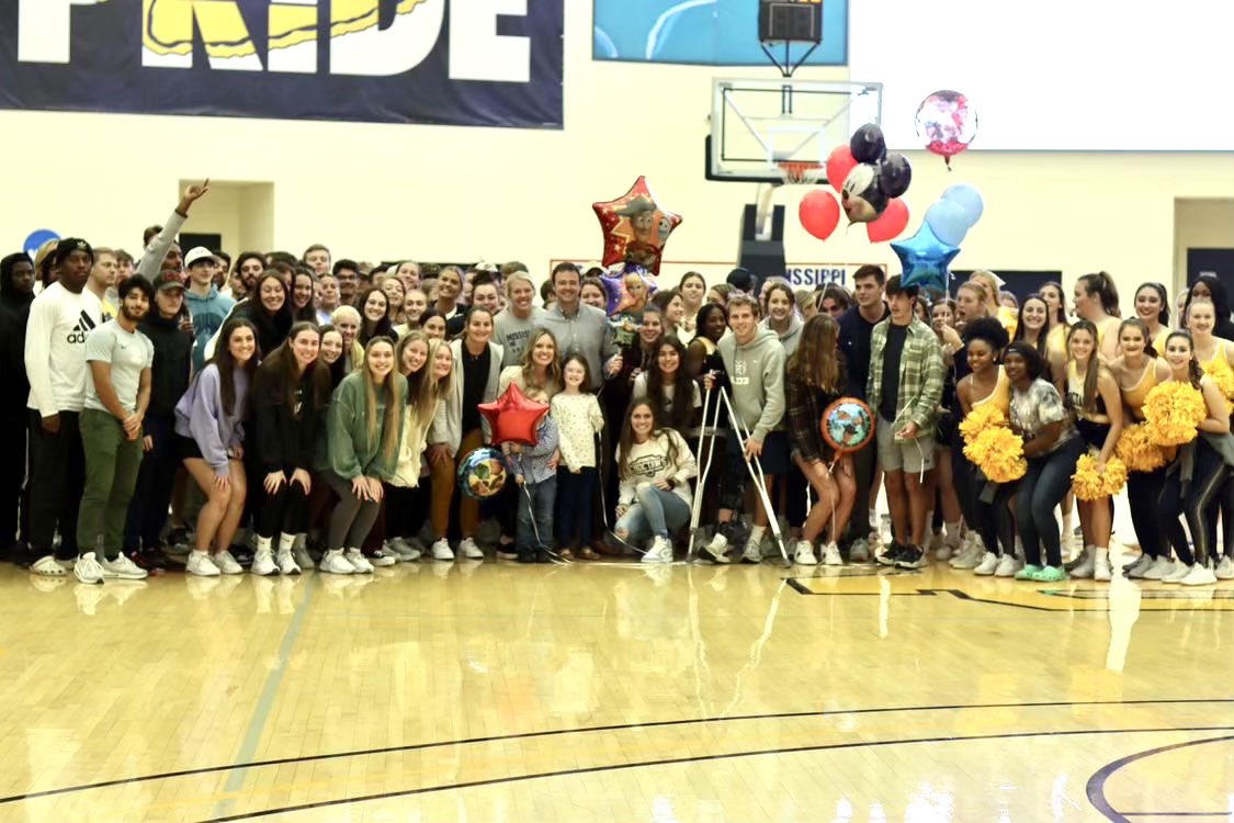 ChoctawSports's tweet photo. MC SAAC and Make-A-Wish Help Child, Parker Ingram, Fulfill One True Wish!

📖 | https://t.co/H6Z4CcRa58 https://t.co/HrYj6uBbKt