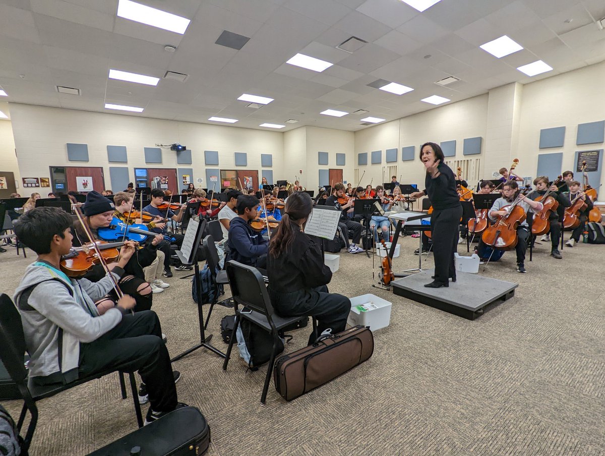 HSEOrchestras's tweet photo. So grateful to have Janna Hymes, Artistic Director of the Carmel Symphony Orchestra, working with our Full Symphony today! A wealth of knowledge for our kids! Thank you! @carmelsymphony https://t.co/nTvFRliQMx