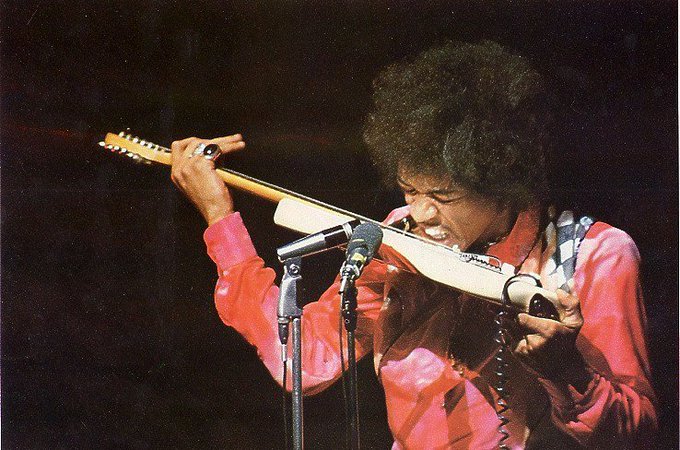 crockpics's tweet photo. Jimi Hendrix, 1967. https://t.co/FCxKWCIDha