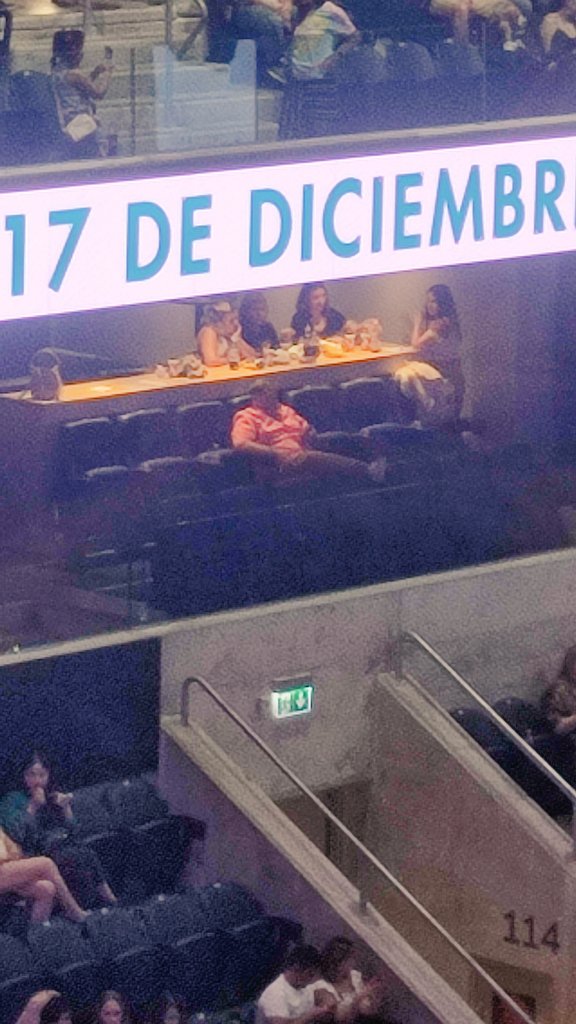 ToneLa_'s tweet photo. #FitoEnAntelArena .. esos la pasan bien! https://t.co/VwRFIkJTBR