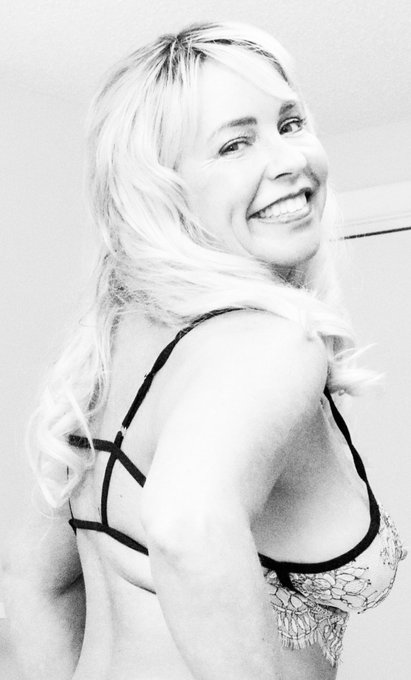 Cheers Ya'll! https://t.co/HMI0oh2bcu https://t.co/YHE2TwghOJ<a href="/tag/phmodelcontest"class="tags"><span>#phmodelcontest</span></a>