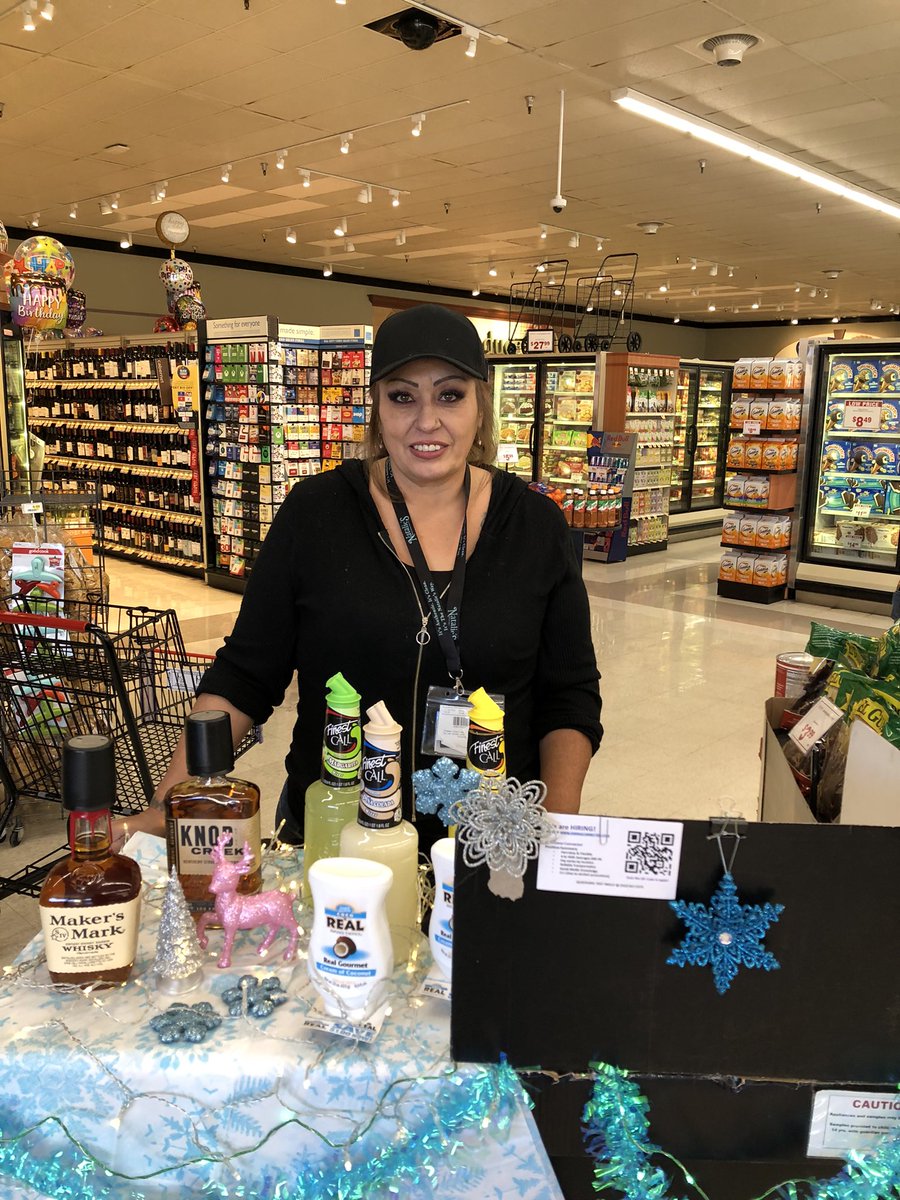 Gina61382215's tweet photo. #masterofmixes #cocoreal #finestcall #drinksmart #knobcreek # makersmark #staterbros #staterbrosmarkets https://t.co/kiNgFimMi6