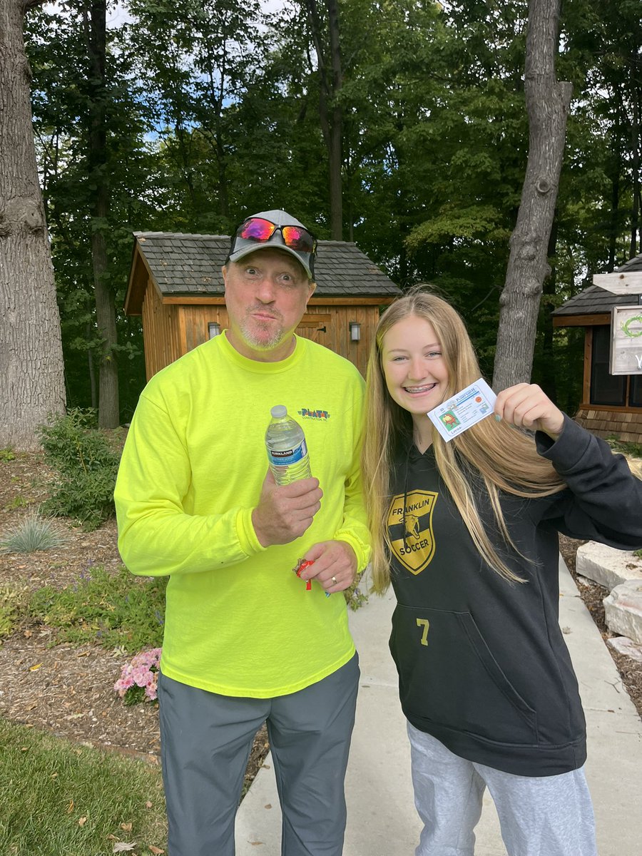 EllaLemke07's tweet photo. Single-use plastic water bottles are bad for the environment. Not only does the process of making them release tons of carbon dioxide into the atmosphere, but the micro plastics caused by water bottles could end up contaminating aquatic wildlife. #apeswater @franklinlorax https://t.co/d0iRRCdyJx