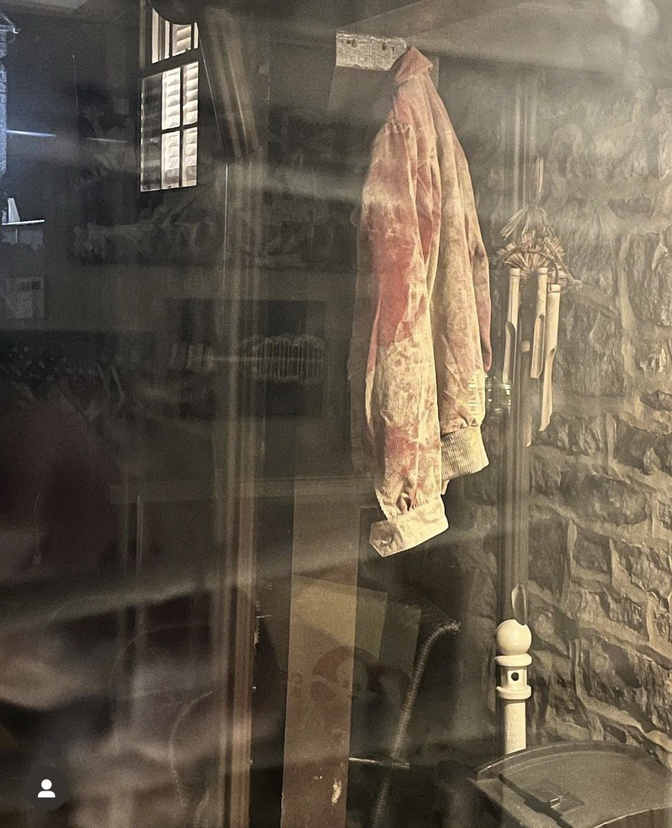 Rush_AND_Rush19's tweet photo. Trying to age a (possibly familiar?) jacket 20 years in 2 weeks. #OneForTheRoad #OFTR #StephenKing #FilmTwitter
@William_Rush3 https://t.co/pvHehkYmpC