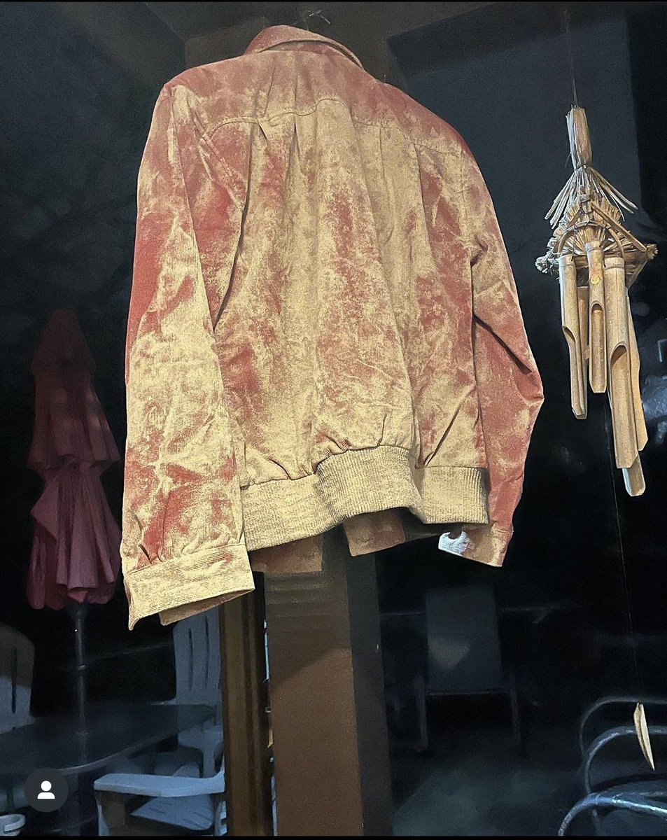 Rush_AND_Rush19's tweet photo. Trying to age a (possibly familiar?) jacket 20 years in 2 weeks. #OneForTheRoad #OFTR #StephenKing #FilmTwitter
@William_Rush3 https://t.co/pvHehkYmpC