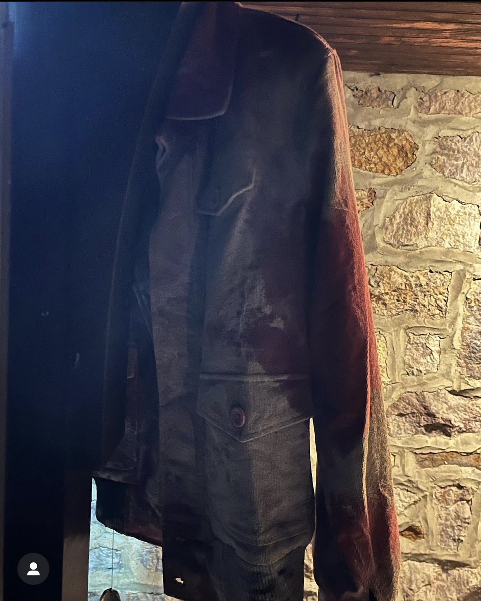 Rush_AND_Rush19's tweet photo. Trying to age a (possibly familiar?) jacket 20 years in 2 weeks. #OneForTheRoad #OFTR #StephenKing #FilmTwitter
@William_Rush3 https://t.co/pvHehkYmpC