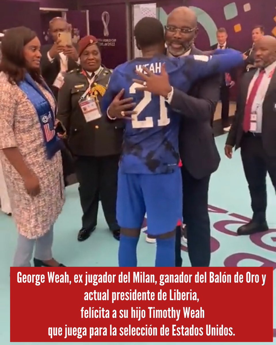 LaLibertadDig's tweet photo. La Leyenda del @PSG_espanol - George Weah - actual Presidente de Liberia 🇱🇷, muy orgulloso de la clasificación de su hijo, Timothy, para los octavos de final de la Copa del Mundo como jugador de EEUU 🇺🇸. https://t.co/NPfoydST9W