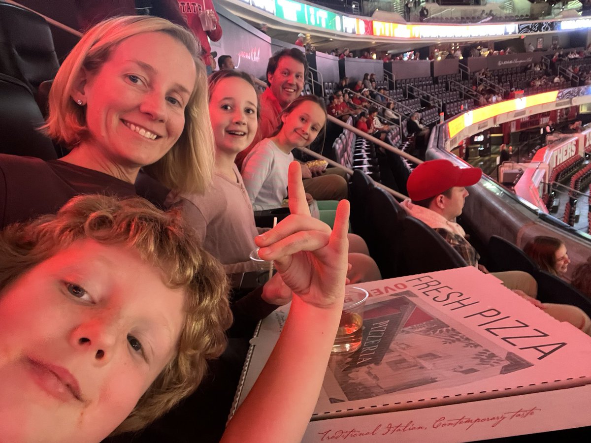 MrsBusiness's tweet image. What a fun way to spend a Tuesday! #gopack #packmbb @PackMensBball