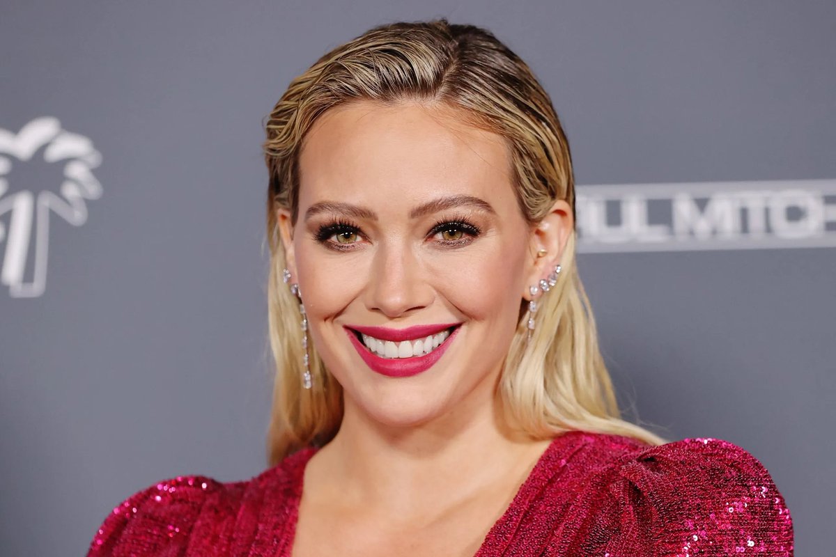 Blessing your timeline with Hilary Duff 😍 #HilaryDuff #LizzieMcGuire #LizzieMcGuireMovie #ACinderellaStory #HowIMetYourFather #Younger #CheaperByTheDozen #AgentCodyBanks #CheaperByTheDozen2 #CadetKelly #ChildhoodCrush #beautiful