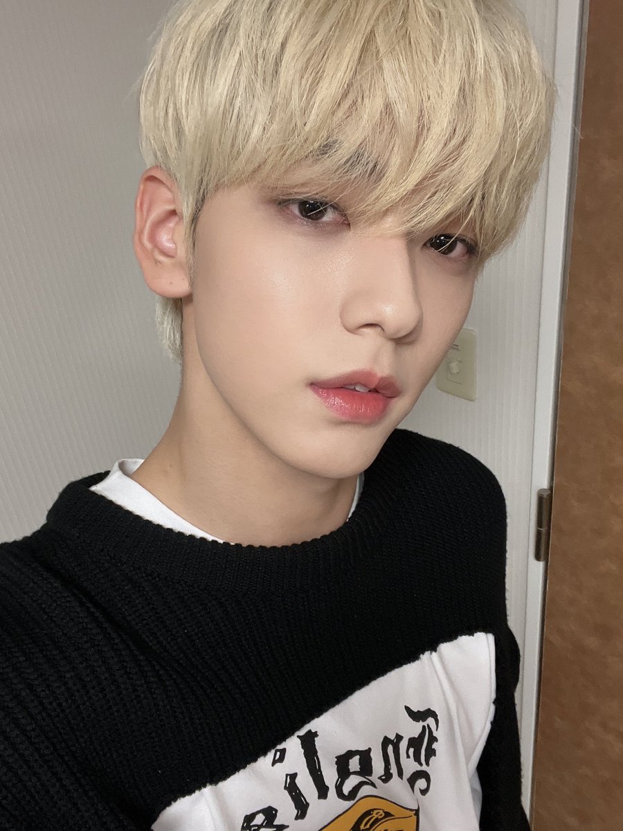 soobizchoi's tweet photo. Mistakes happened during last night’s performance, but I still nailed it though. Smile if you agree with me! https://t.co/bRsE4W6M93