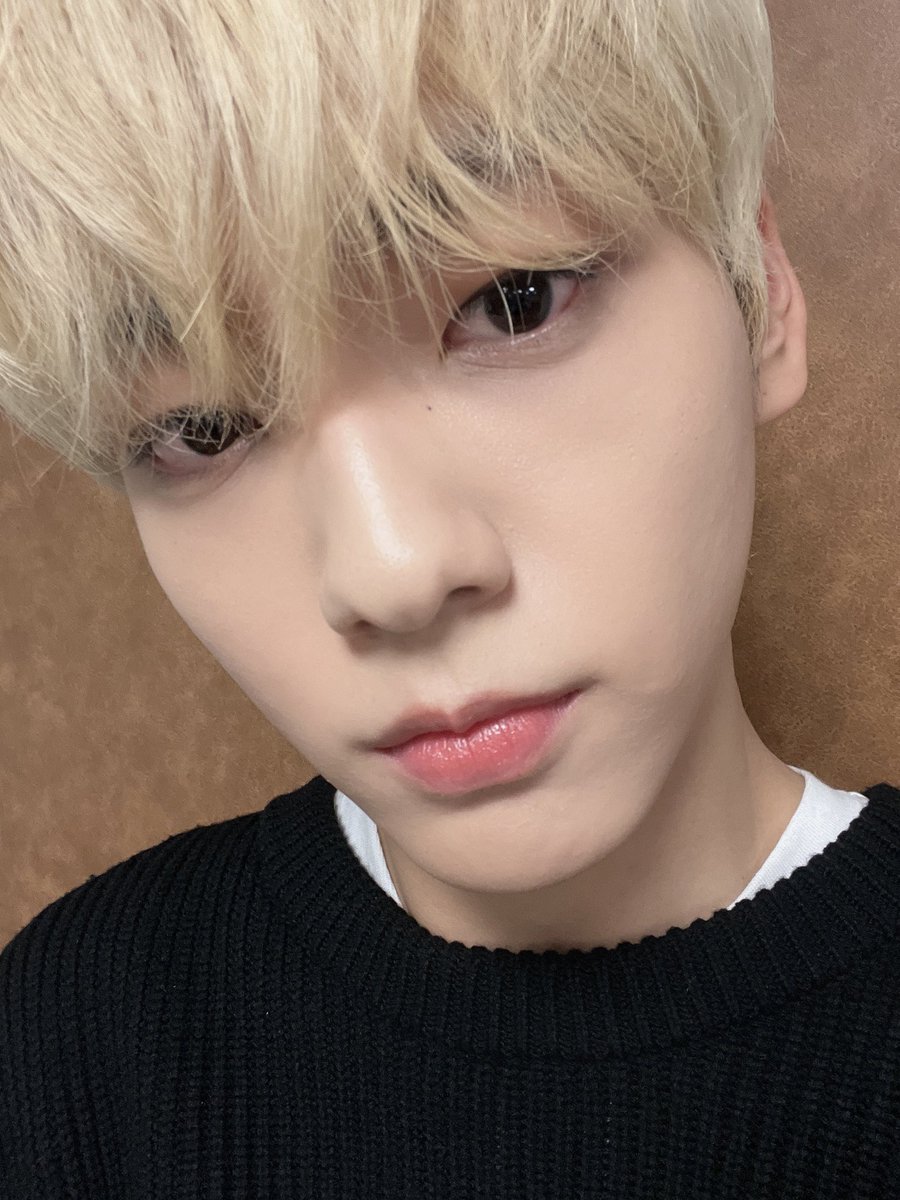 soobizchoi's tweet photo. Thanks for showing me your best smile early in the morning (I just know you did smile, even if it’s just a little). https://t.co/uXpCxLNn2D