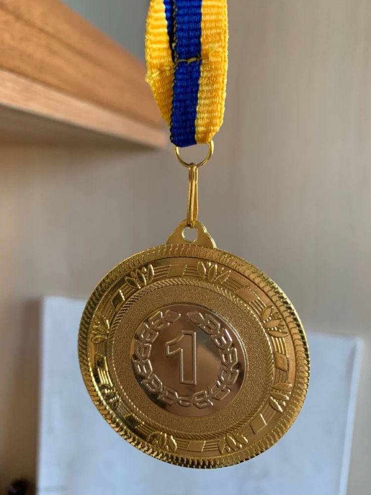 G0SS1PQUEEN's tweet photo. Competir é legal porém o premiou é melhor

🥇Prêmios de quem vencer a copa HG:🥇
 
— Bandeijão da faculdade de graça pelo resto do ano 
— Troféu e medalha
— R$ 1000
— Reportagem na capa do jornal de HG
— Talvez você ficará livre de ser exposto por fofocas, talvez https://t.co/12BPeR5TYd