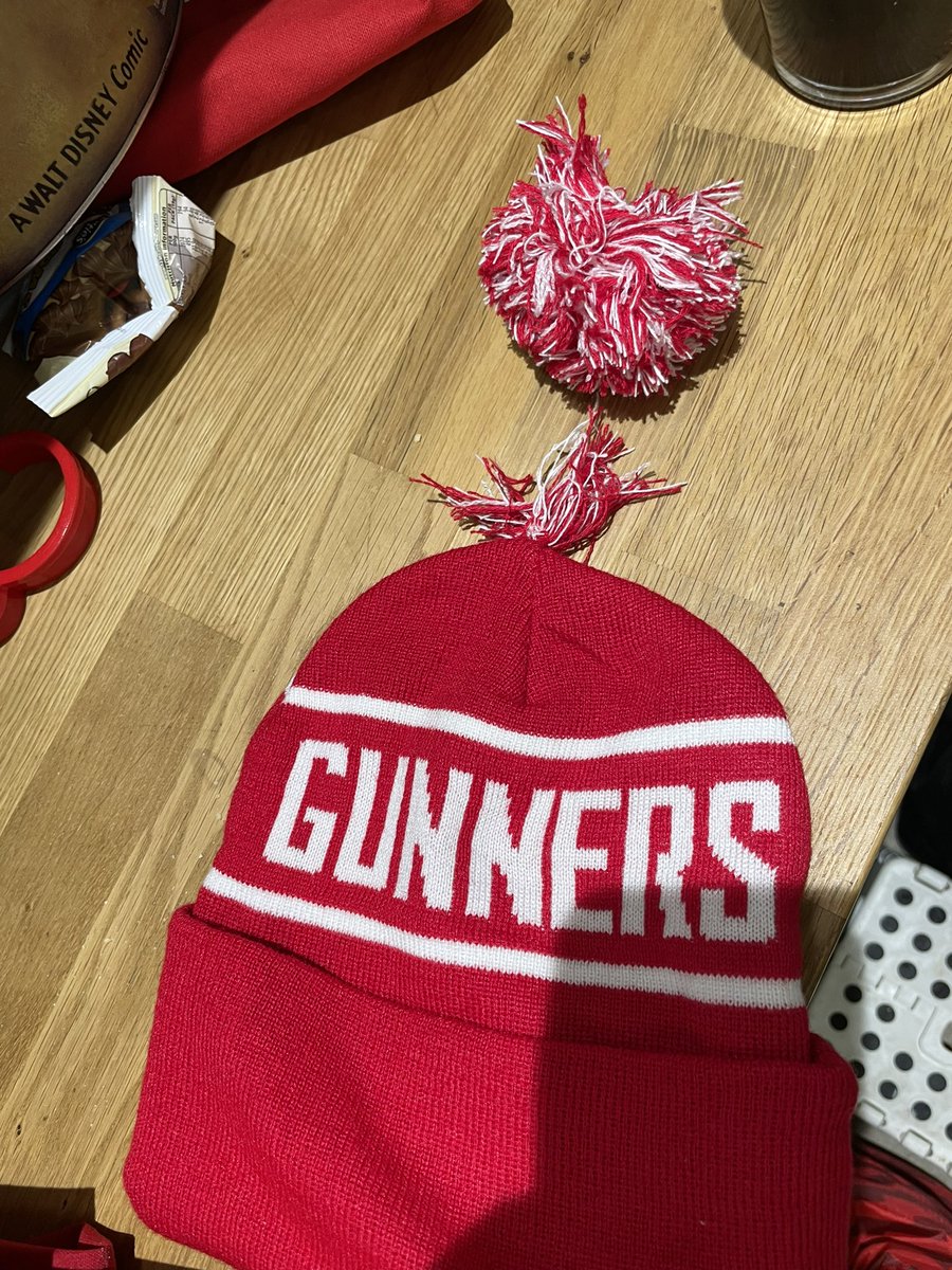 mrmaccatime's tweet photo. @Arsenal how do I get a new members hat for my son? 1 training session and it falls apart like the spuds defence!!!! Please help as I have a very sad 9 year old trying to upset the local Villa fans https://t.co/fuciUo3377