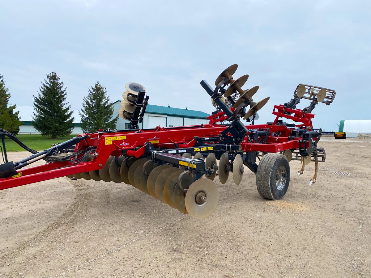 MdMcLean1's tweet photo. Why pay for a stripper when you can have a Ripper! #FlipItOrRipIt .. can’t plow but want to be a member of the Ground Pounders? Here’s your opportunity to remodel the earths surface! Great machine we just upgrading to a new one of the same. https://t.co/oOddNoSXus https://t.co/qVM1wCSzt5